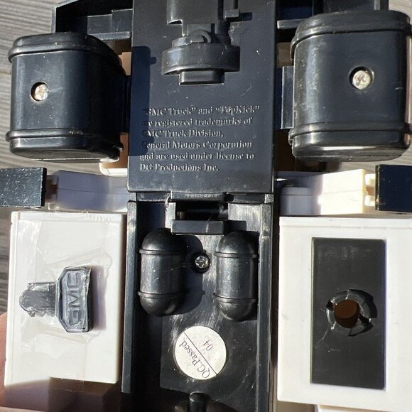 11" DG PRODUCTIONS -1996-2-1 Eastern Illini Elec. Pole Setter Auger Digger Truck - Picture 13 of 16